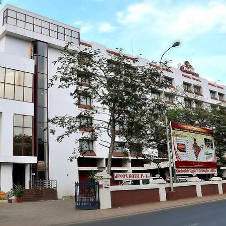 Breeze Residency Hotel Tiruchirappalli Buitenkant foto