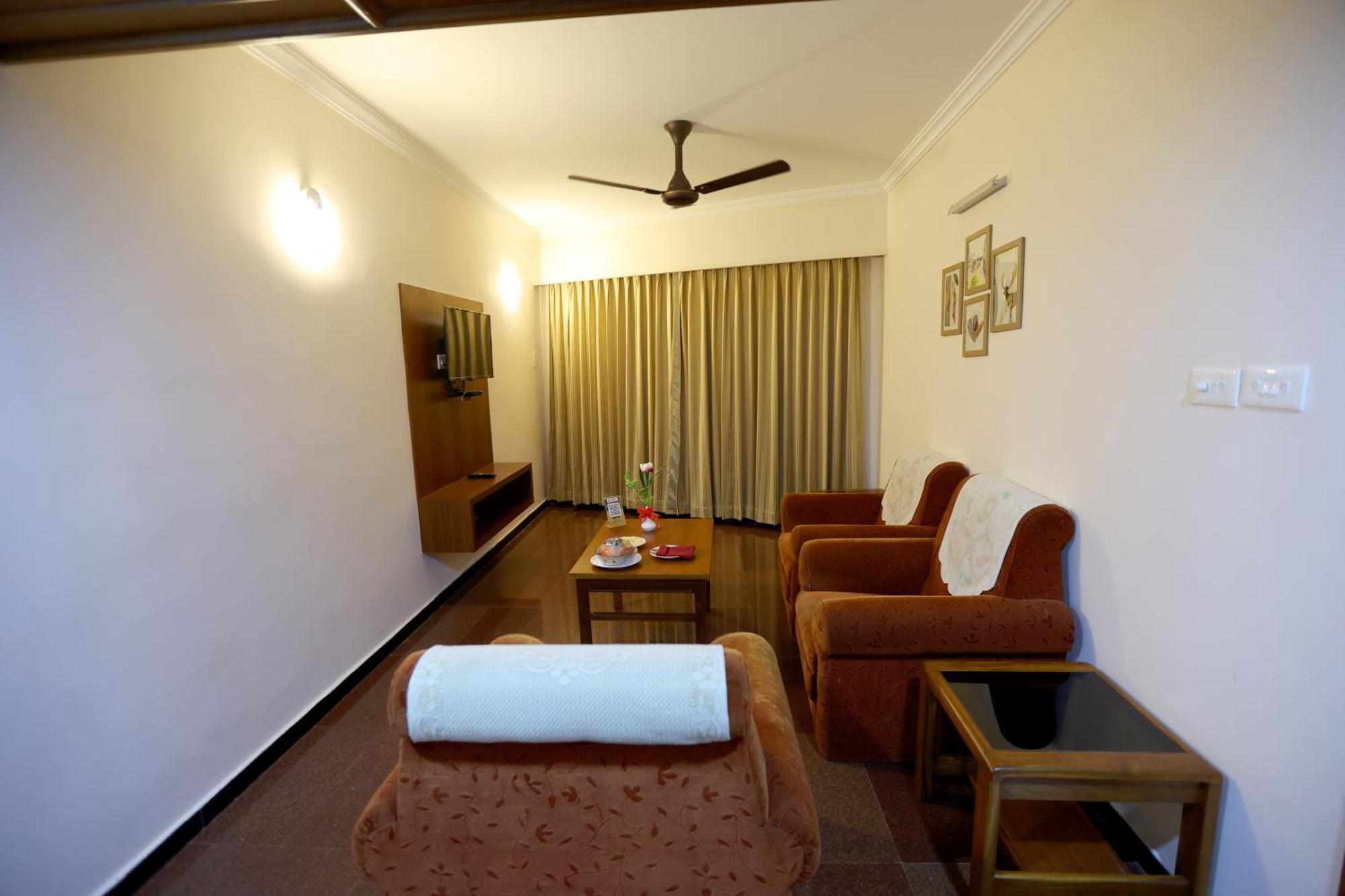 Breeze Residency Hotel Tiruchirappalli Buitenkant foto