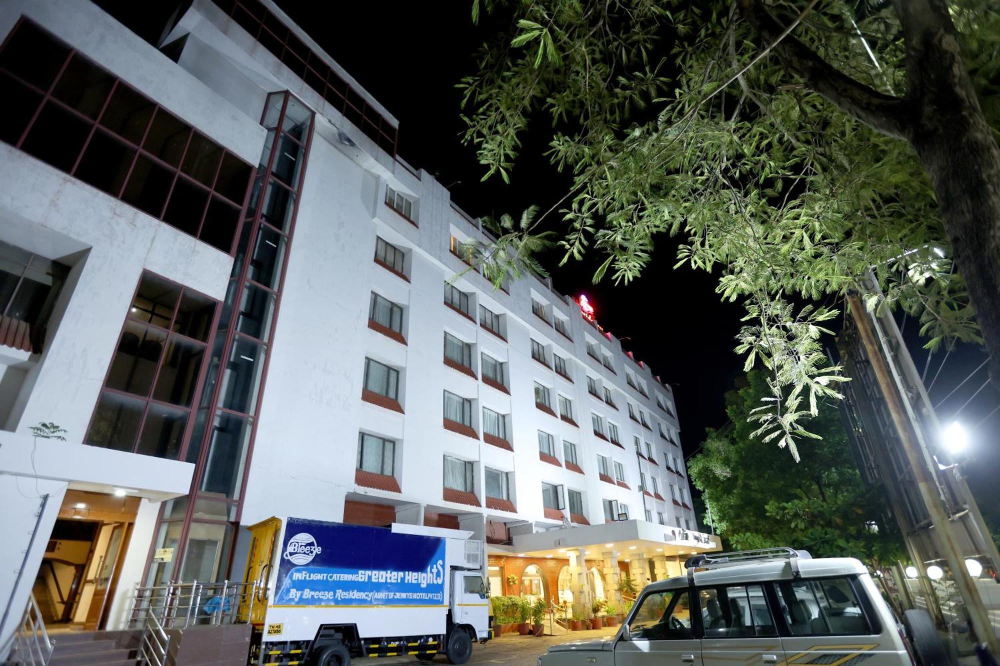 Breeze Residency Hotel Tiruchirappalli Buitenkant foto