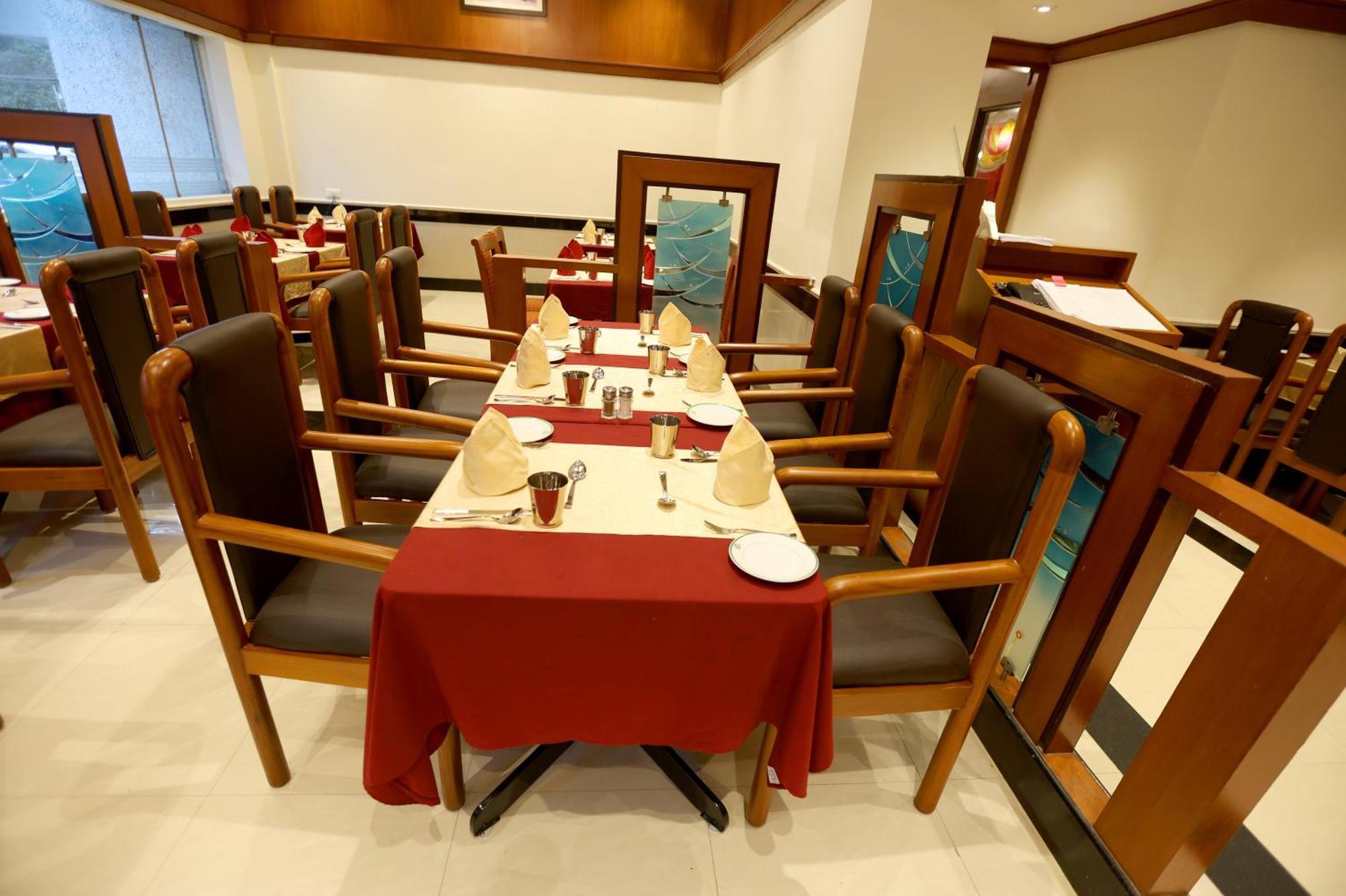 Breeze Residency Hotel Tiruchirappalli Buitenkant foto